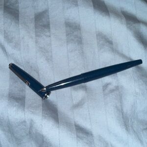 Vintage Eversharp fountain pen in blue plastic